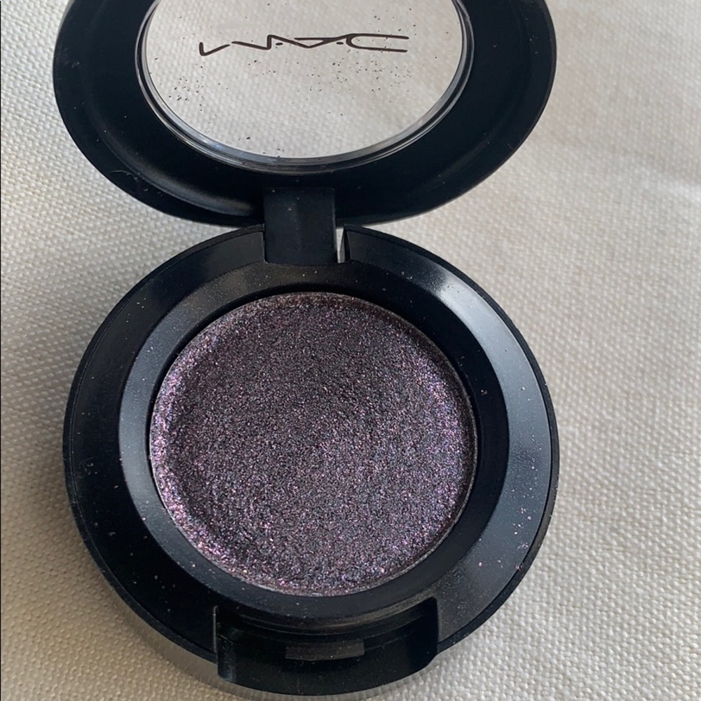 MAC Feel the fever DAZZLESHADOW eyeshadow